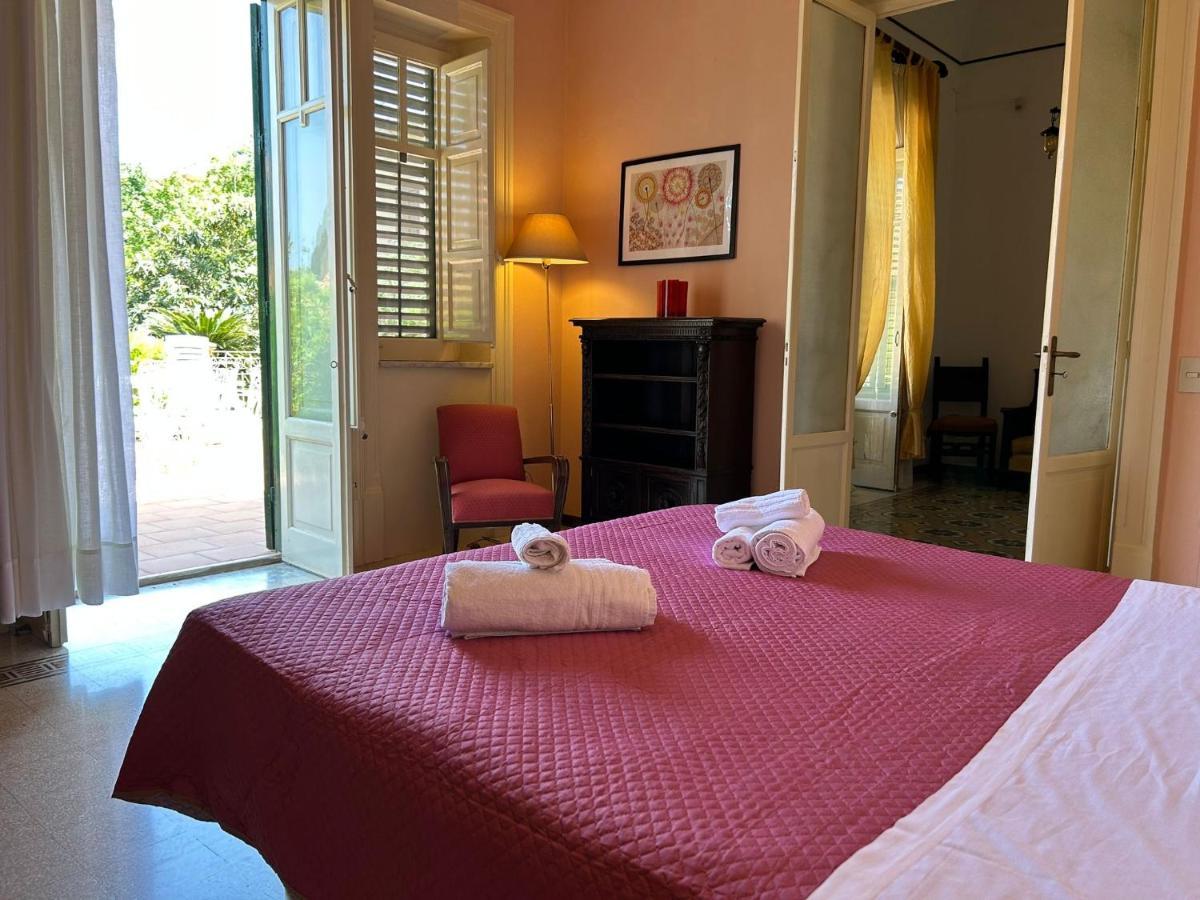 Mondello Beach Luxury Apartments Палермо Екстериор снимка
