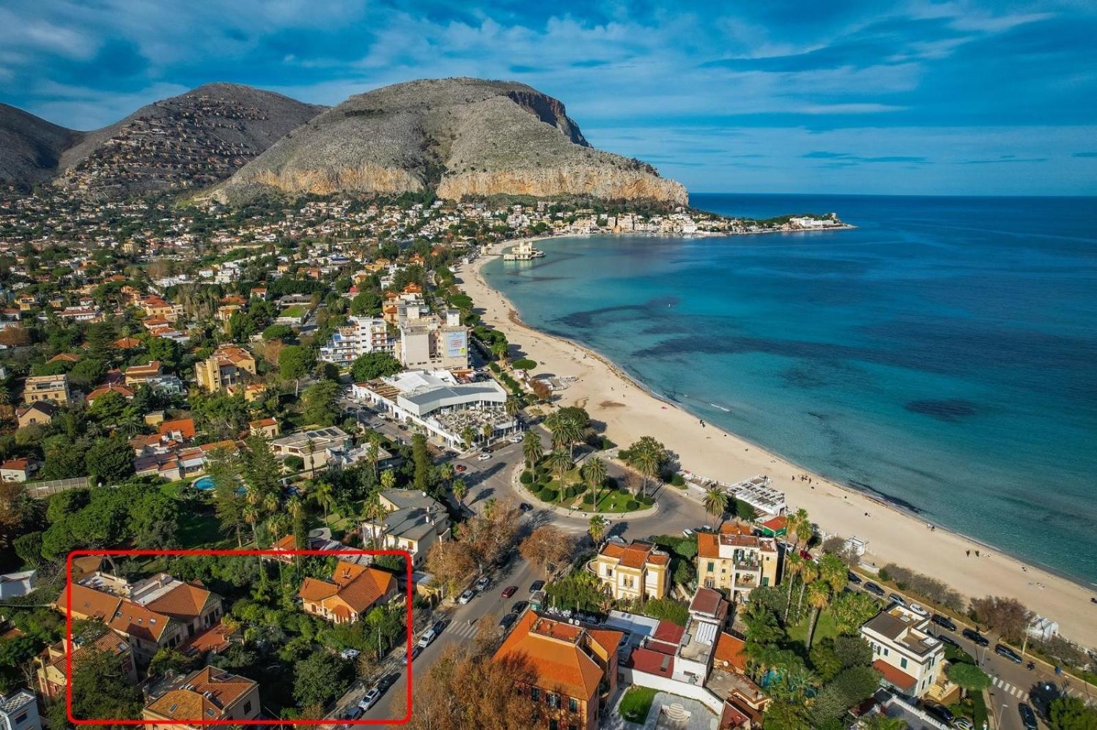 Mondello Beach Luxury Apartments Палермо Екстериор снимка